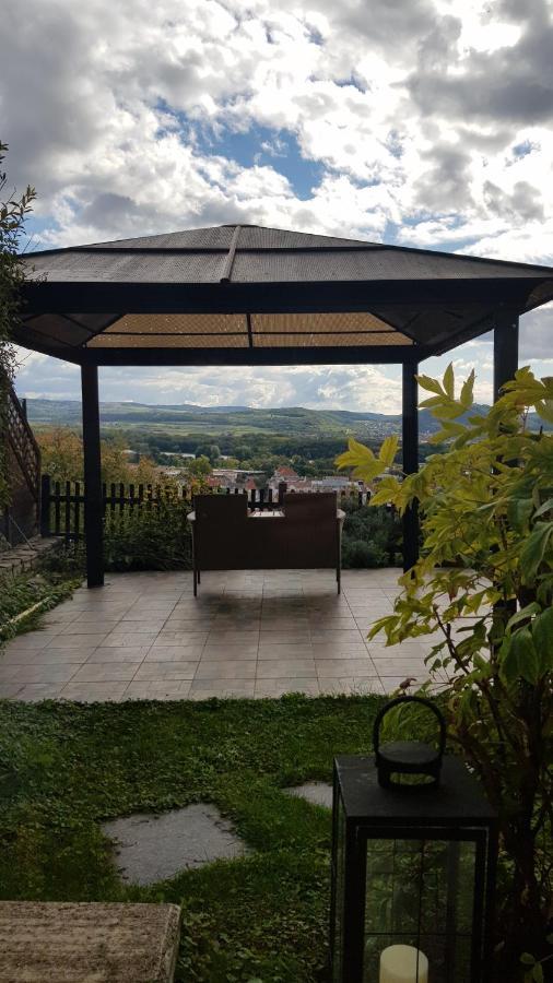 Blick Ueber Krems Mit Gartenpavillon Esterno foto