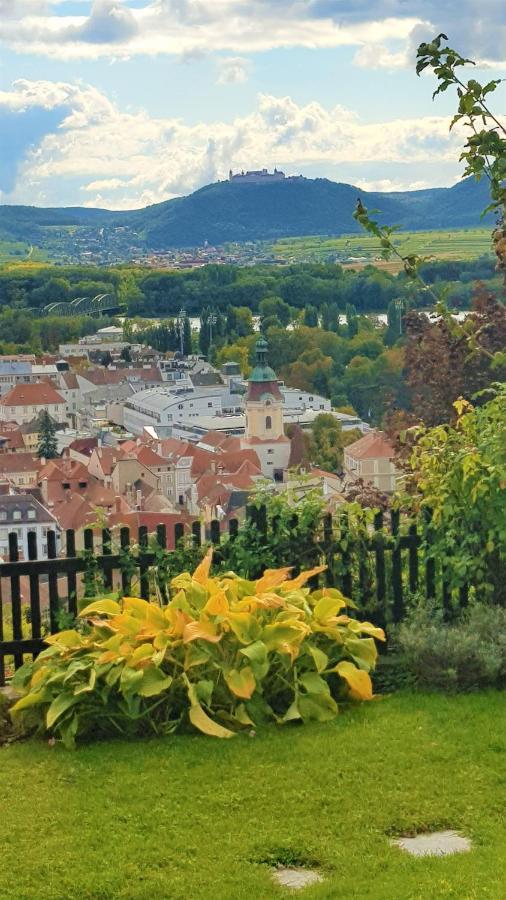 Blick Ueber Krems Mit Gartenpavillon Esterno foto